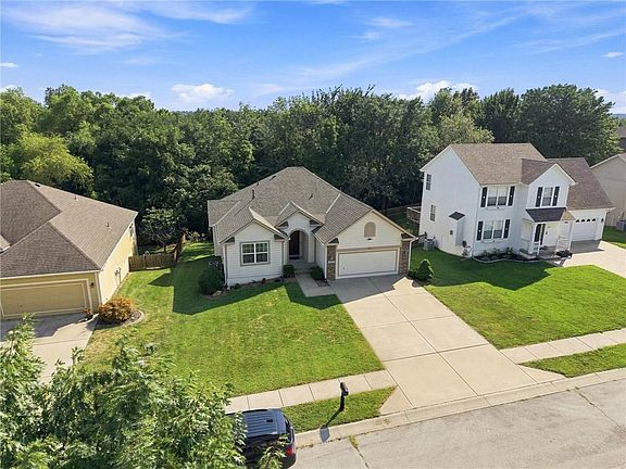 3rd image of 4501 NE 85th St