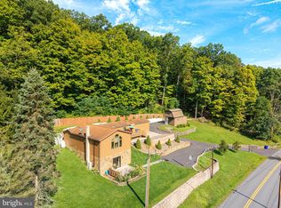 5869 Milligans Cove Rd, Manns Choice, PA 15550