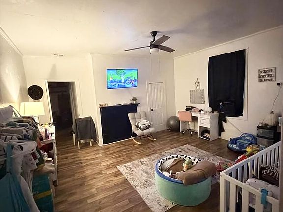 5th image of 202 Harmon St