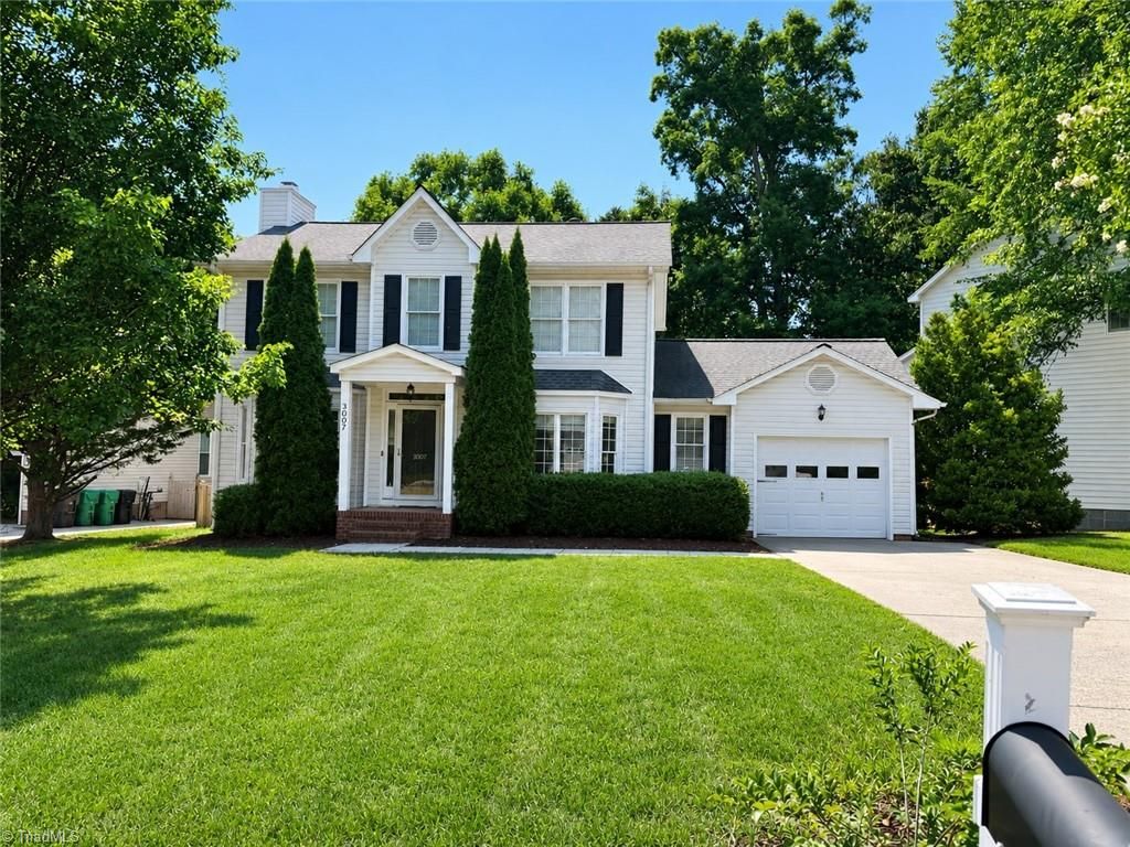 3007 Southampton Dr, Jamestown, NC