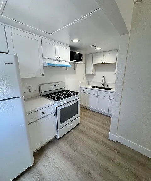 5320 Harmony Ave #9 — Photo 3