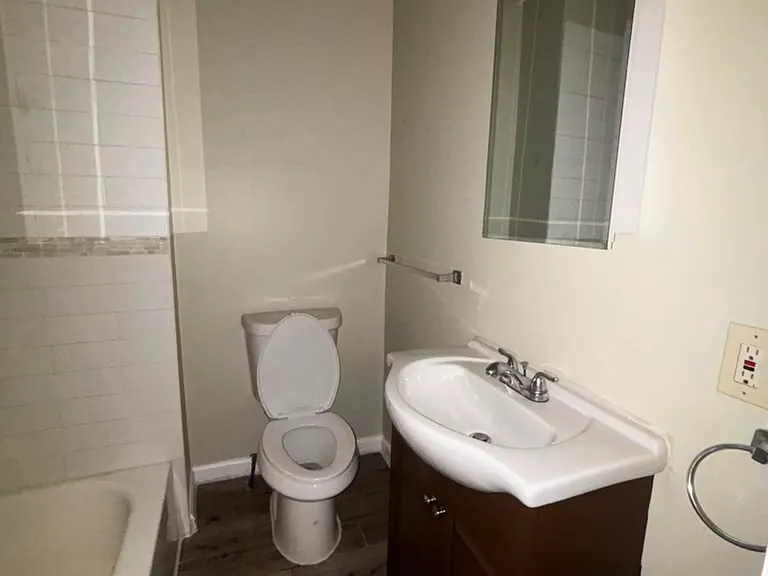 812 Clinton Ave #4 — Photo 6