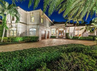 2095 Snook Dr, Naples, FL 34102