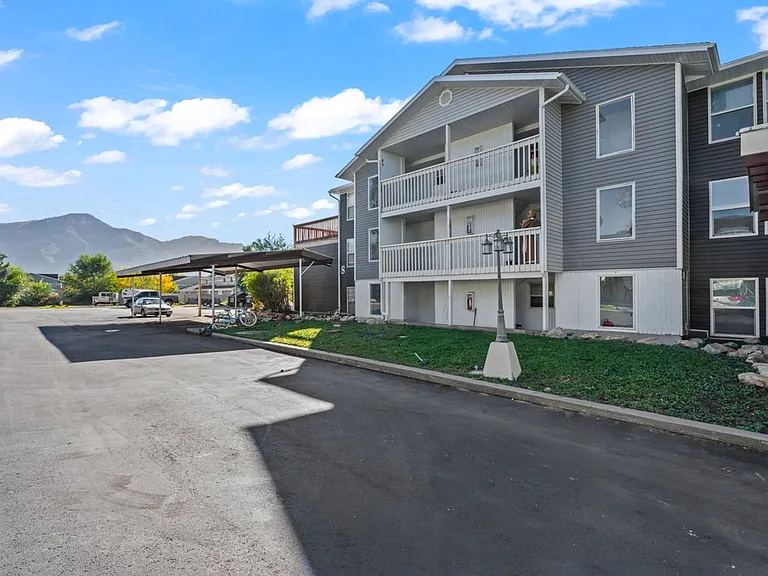 Shady Lane Apartments — Photo 16
