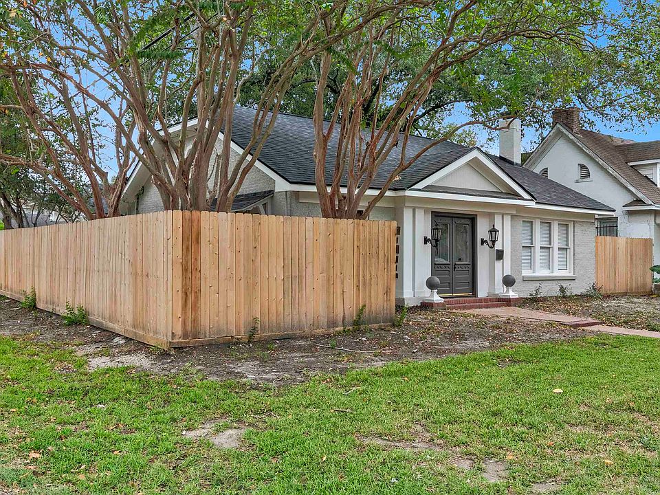 2525 South St Beaumont TX 77702 MLS 242432 Zillow