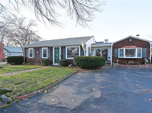 29 Barnsdale Rd, East Providence, RI 02914