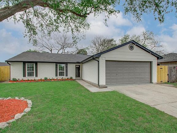 3rd image of 1323 Twining Oaks Ln