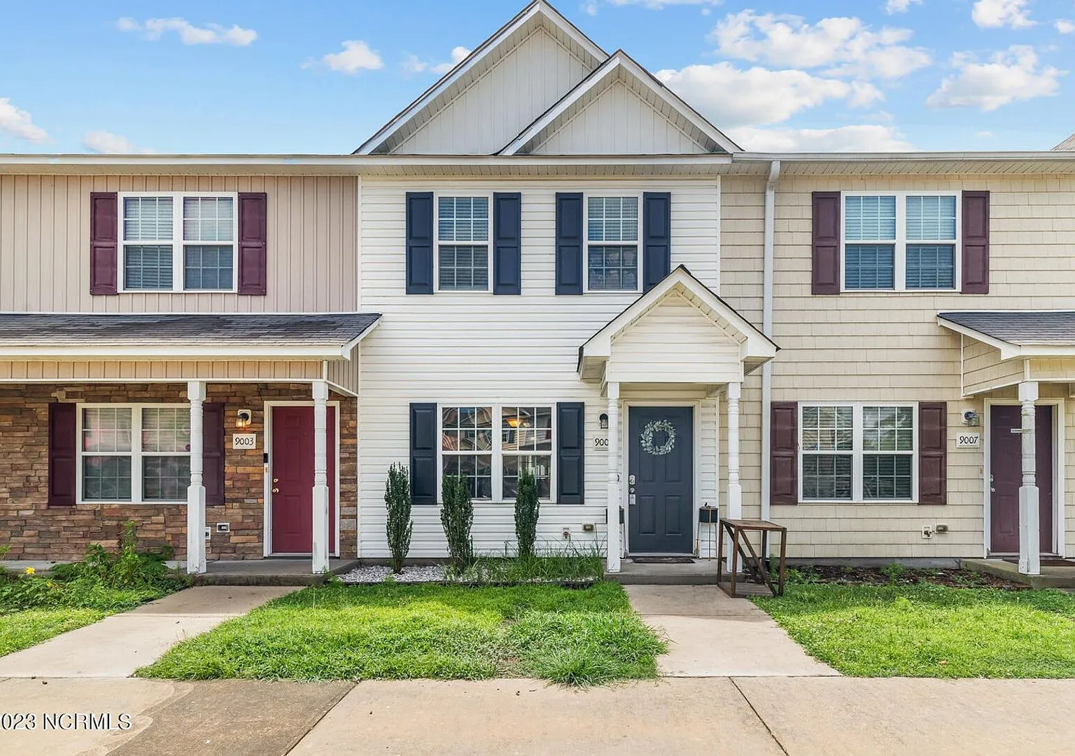 2 Bed 2.5 Bath Townhome — Photo 1