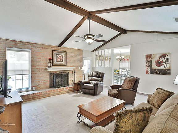 5th image of 2410 S 40th St