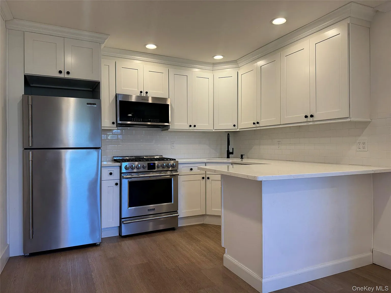 1 bed, 1.0 bath, 633 sqft, $2,700 — Photo 2
