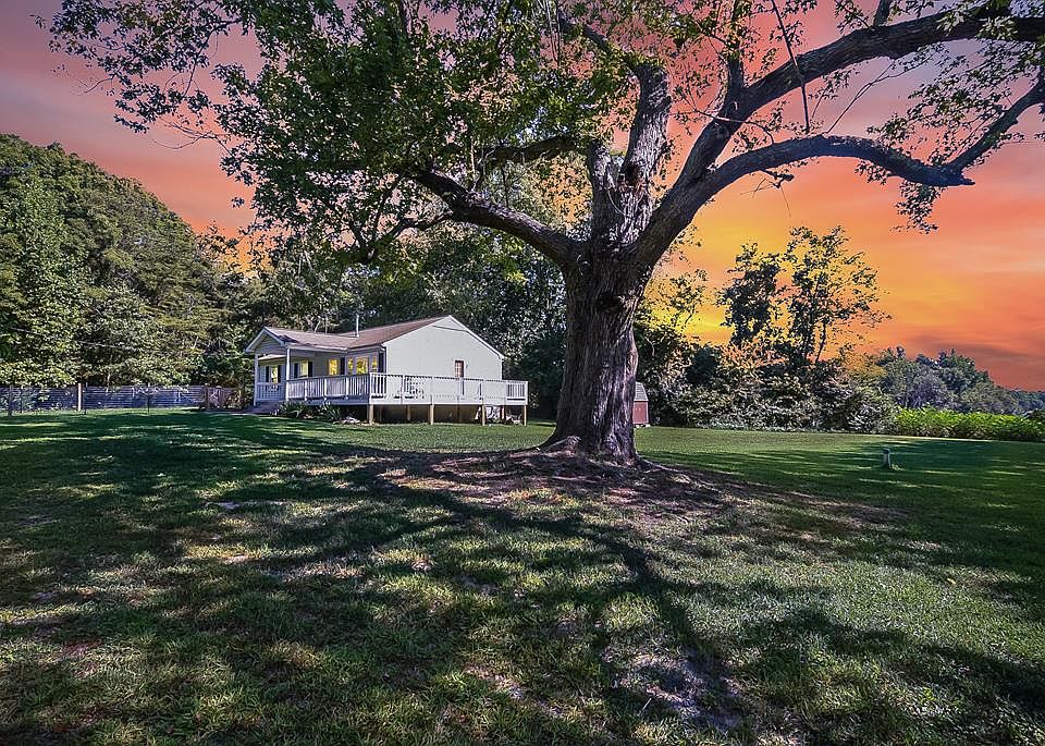 1st image of 599 Valley Dr