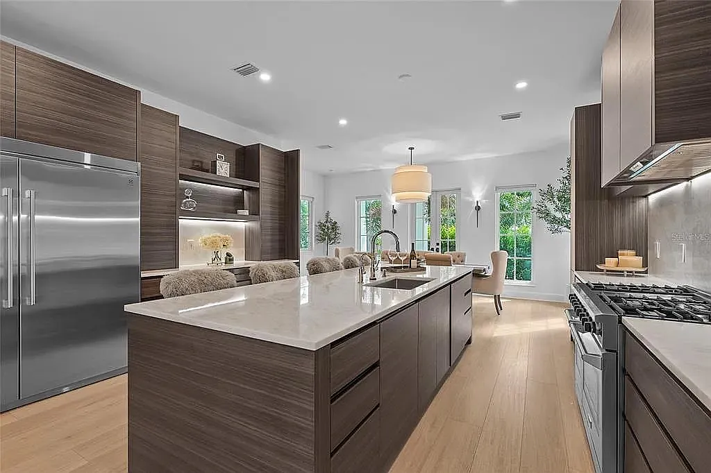 4 bed, 4.5 bath, 3154 sqft, $9,995 — Photo 3