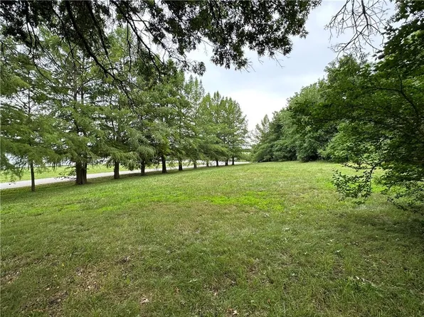 39698 H Hwy, Richmond, MO 64085