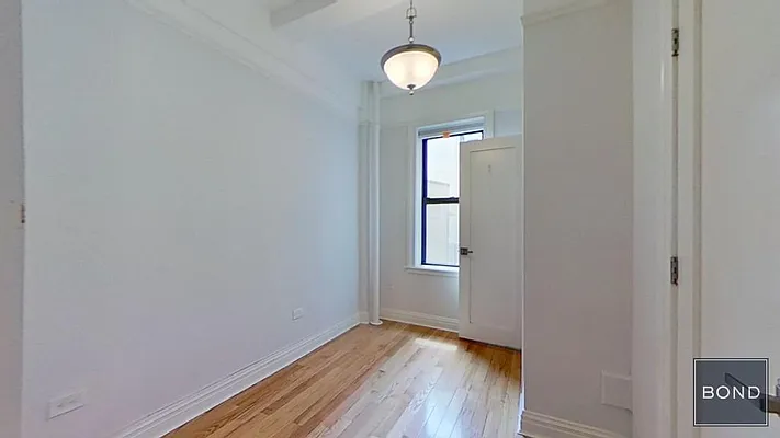 Rented by Bond New York | media 47