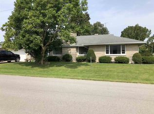 105 E South St, Boswell, IN 47921