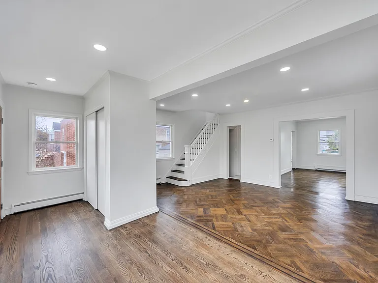 666 E Penn St — Photo 8