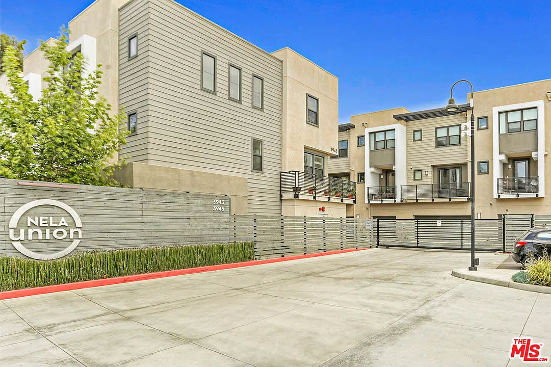 3945 Eagle Rock Blvd — Photo 2