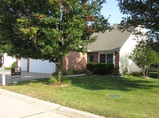 2008 Farm Dr, Normal, IL 61761