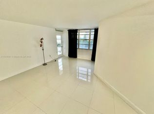 2750 NE 183rd St APT 906, Aventura, FL 33160