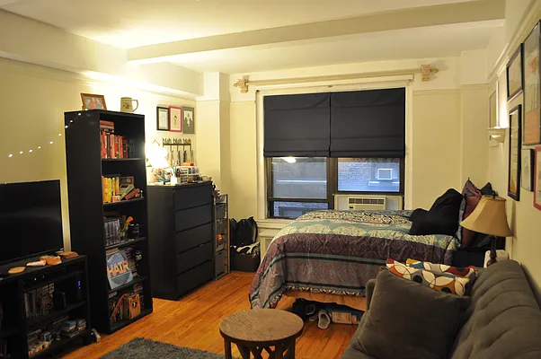 Rented by Douglas Elliman | media 16