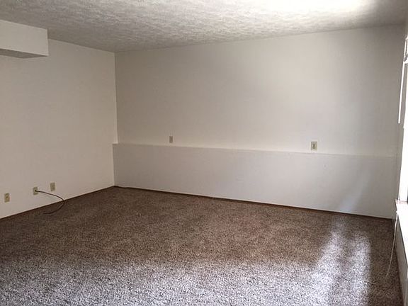 3rd image of 112 E Wood St APT 4