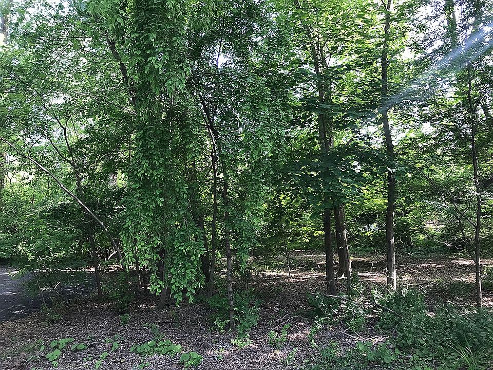 2nd image of 504 Westfield Rd