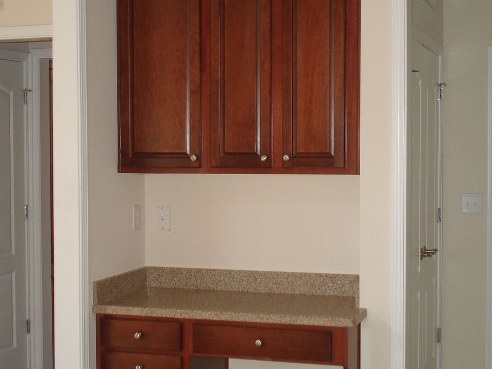 Butler's Pantry Between Kitchen and Dining Room With 42" Cabinets!