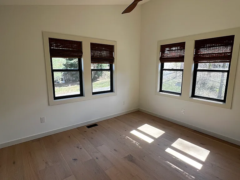 1 Brownwood Ave — Photo 10