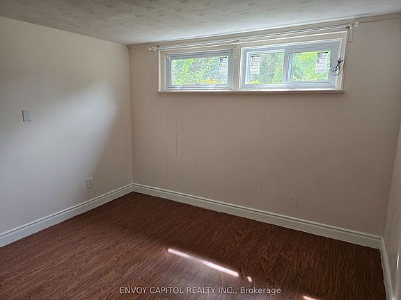 5th image of 6 Arrowstook Rd #Basement