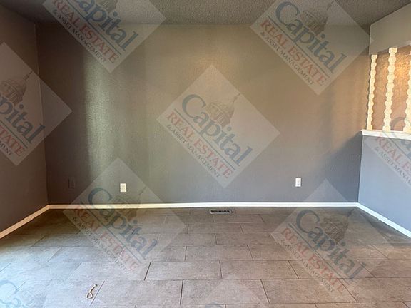 5th image of 804 Ranchoak Dr