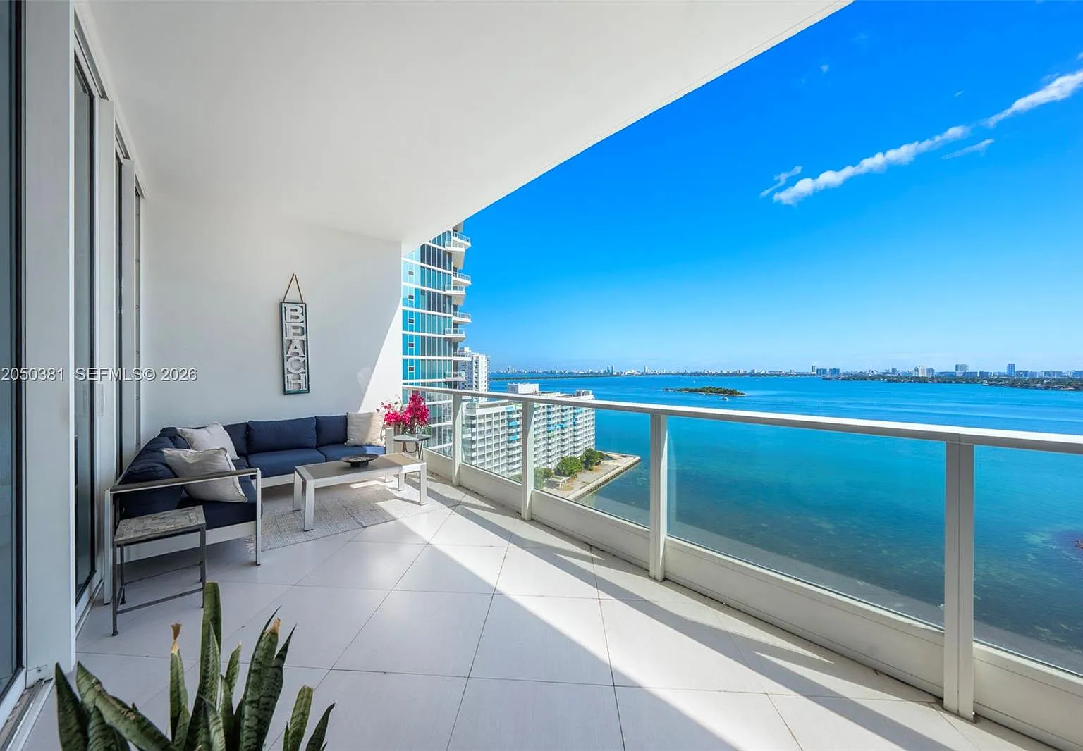 Paramount Bay Condo — Photo 1