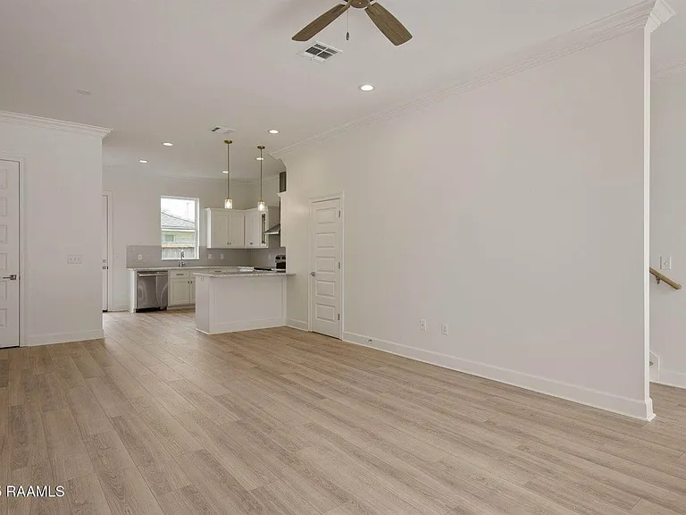 1510 Kaliste Saloom Rd #201 — Photo 11