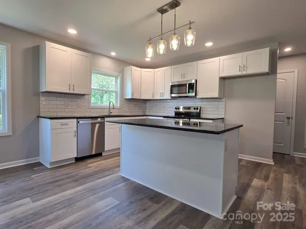 901 3rd St, Spencer, NC 28159