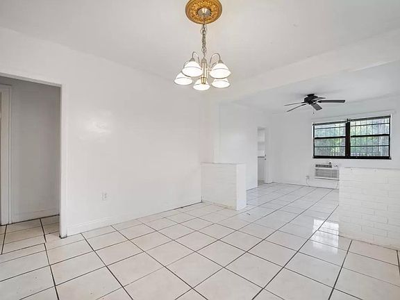2nd image of 119 NE 56th St #119
