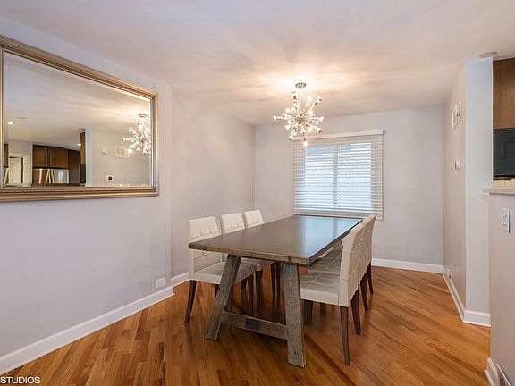 5th image of 426 W Wellington Ave #B
