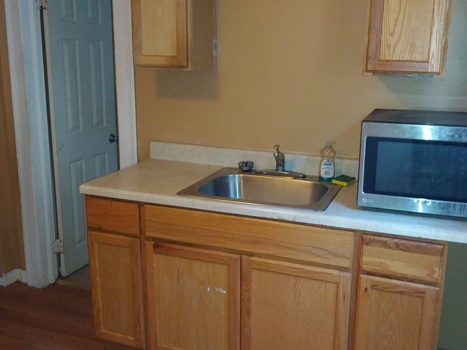 2nd image of 17-29 Pullman Ave #25