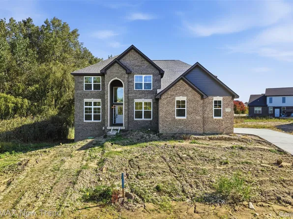 24488 Pembrooke Dr, South Lyon, MI 48178