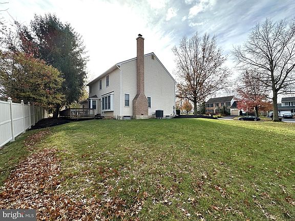 5th image of 2801 Denbeigh Dr