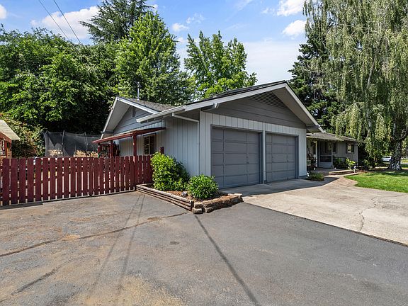 3rd image of 3365 Green Acres Dr