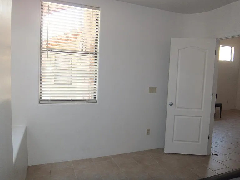 3158 N Avenida Del Clarin #TILES — Photo 11