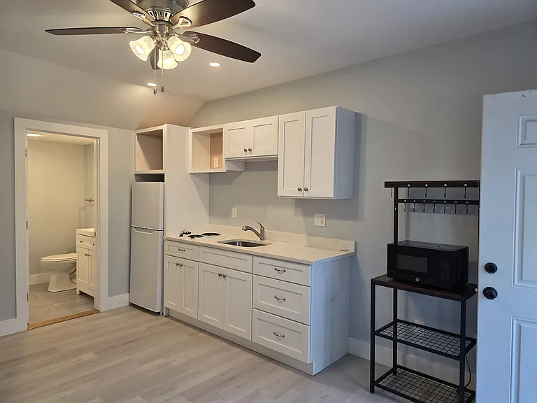 182 Sea St #7 — Photo 5