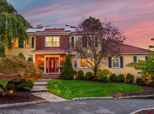 42 Howell Dr, Verona, NJ 07044