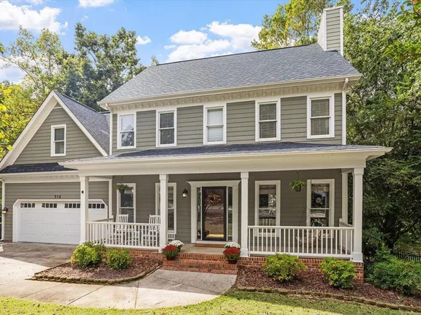 713 Littleleaf Ct, Holly Springs, NC 27540