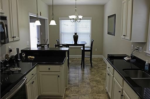 4th image of 764 Baybreeze Dr
