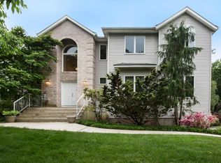 3 Plum Hill Dr, Montebello, NY 10901