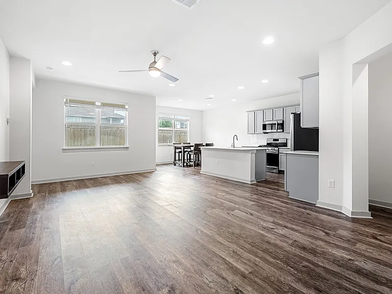 8025 City Top Blvd — Photo 7