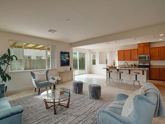 5th image of 1774 Tarragon Dr