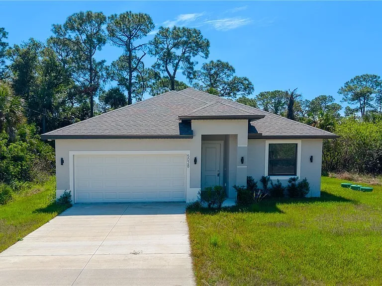 5028 W Tradewinds Cir — Photo 1