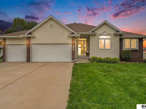 5204 Timberridge Dr, Bellevue, NE 68133