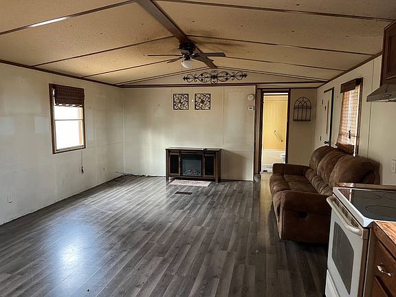 2nd image of 1936 Highland Dr